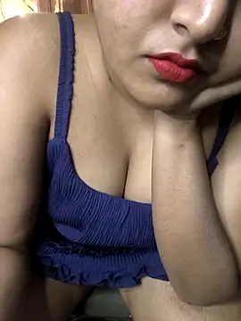 Snapshot of PunkTiling chatting on May 4, 2026, 4:47 pm PunkTiling online show from May 4, 2026, 4:47 pm