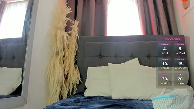 hanna-baker01 online show from May 14, 2026, 2:57 pm