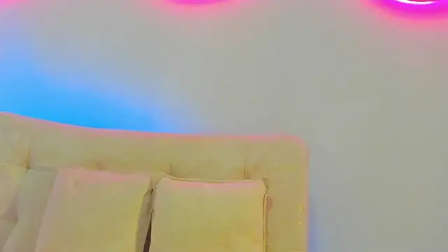 VenusBlazzer online show from May 17, 2026, 11:50 am