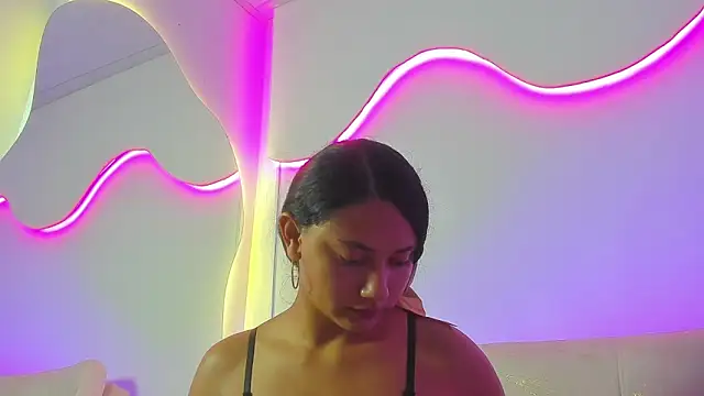 VenusBlazzer online show from July 1, 2026, 8:41 pm