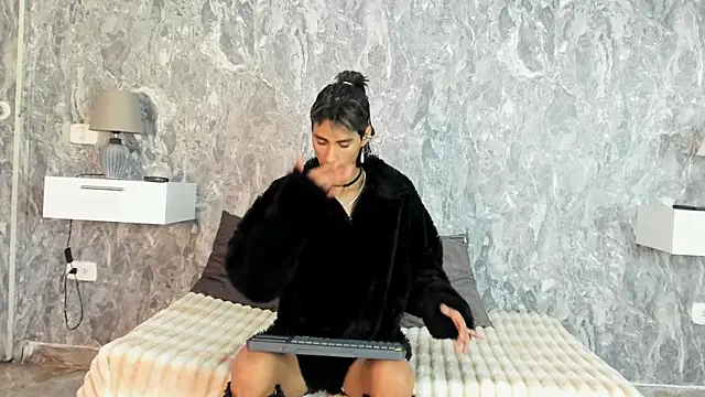 Sam Parrker online show from April 17, 2026, 1:25 pm