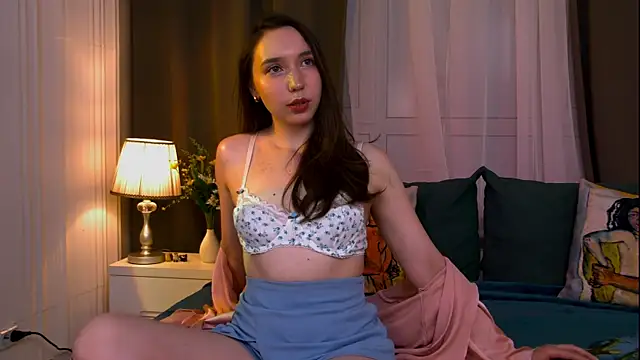 Suzaneey online show from July 7, 2026, 10:47 pm