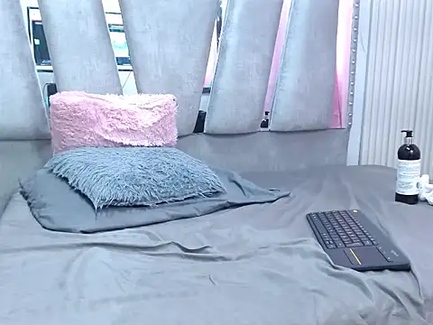 Snapshot of CarlaSpenser chatting on April 27, 2026, 12:58 pm CarlaSpenser online show from April 27, 2026, 12:58 pm