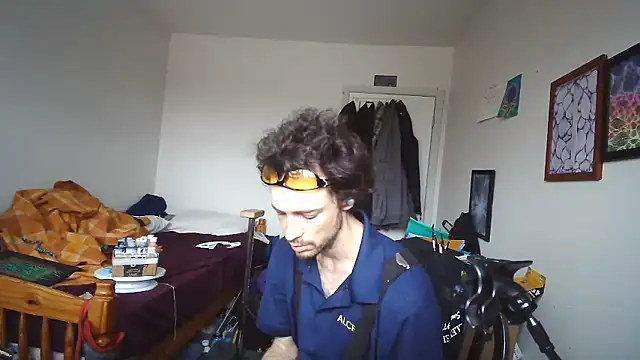JohnnyMoves online show from May 12, 2026, 8:28 pm