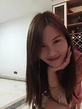 tongtong789 online show from April 19, 2026, 1:10 pm