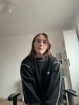 Tiny Anny online show from April 20, 2026, 3:48 pm