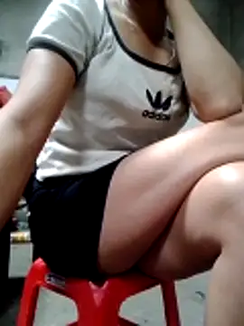 Snapshot of Zara-Lina chatting on June 20, 2026, 7:11 am Zara-Lina online show from June 20, 2026, 7:11 am