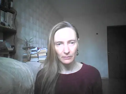 LunaBelle8 online show from May 10, 2026, 2:44 pm