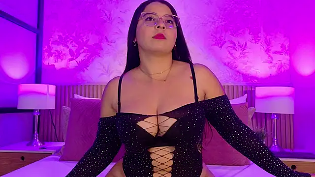 Darcy glow  online show from May 10, 2026, 11:26 am