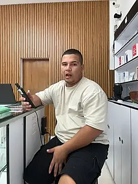 Snapshot of Patricio_02 chatting on July 15, 2026, 3:17 pm Patricio 02 online show from July 15, 2026, 3:17 pm