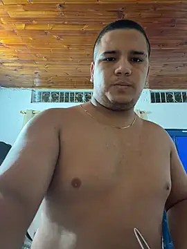Snapshot of Patricio_02 chatting on August 9, 2026, 8:08 am Patricio 02 online show from August 9, 2026, 8:08 am