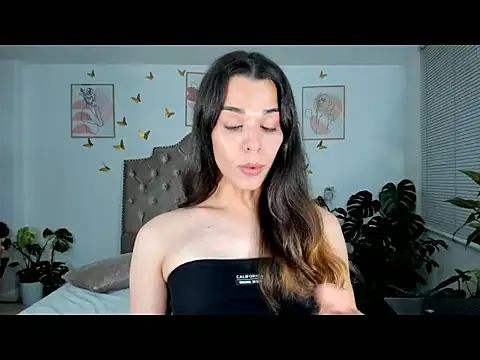 bella grego online show from April 17, 2026, 11:19 pm