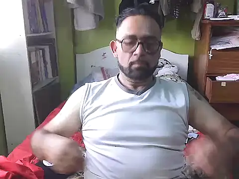 CarlossexVen online show from May 9, 2026, 6:46 pm