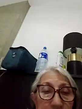 Amory63 online show from April 18, 2026, 2:04 am