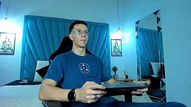 OliverThompsonJS online show from July 22, 2026, 5:10 am