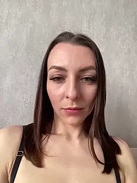 Miss Julia   online show from April 21, 2026, 11:38 am