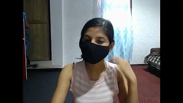 Snapshot of Rasha_ chatting on May 29, 2026, 4:43 am Rasha online show from May 29, 2026, 4:43 am