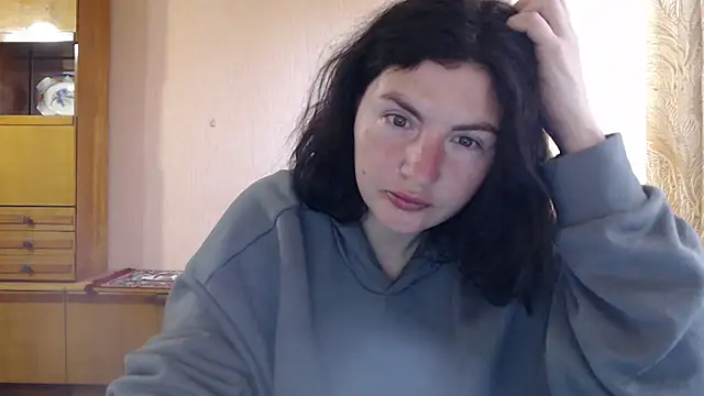 AlinaxJames online show from May 10, 2026, 8:08 am