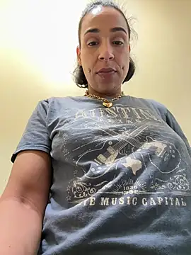 Snapshot of DominicanJojo chatting on May 4, 2026, 10:39 pm DominicanJojo online show from May 4, 2026, 10:39 pm