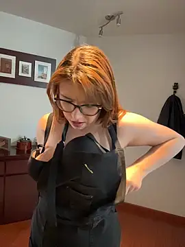AliceMtz online show from April 27, 2026, 7:01 pm