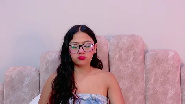 Emma-Rosse- online show from May 29, 2026, 2:04 pm