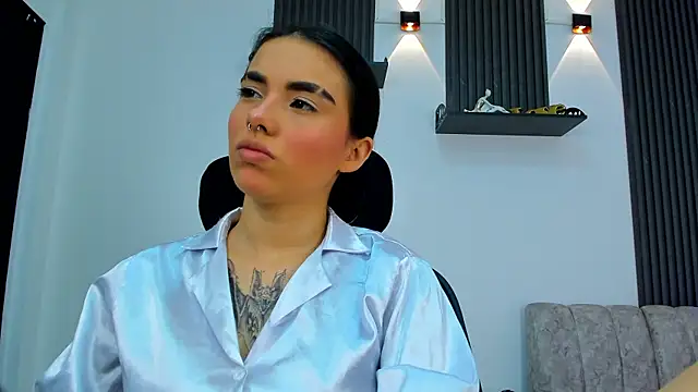 isabella hv online show from July 13, 2026, 8:33 pm