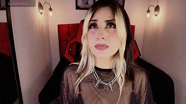aliceinflames online show from July 3, 2026, 9:54 pm