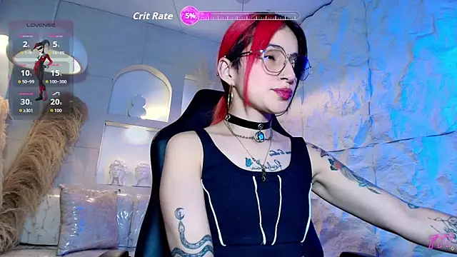 Moon Red r online show from May 1, 2026, 8:02 pm