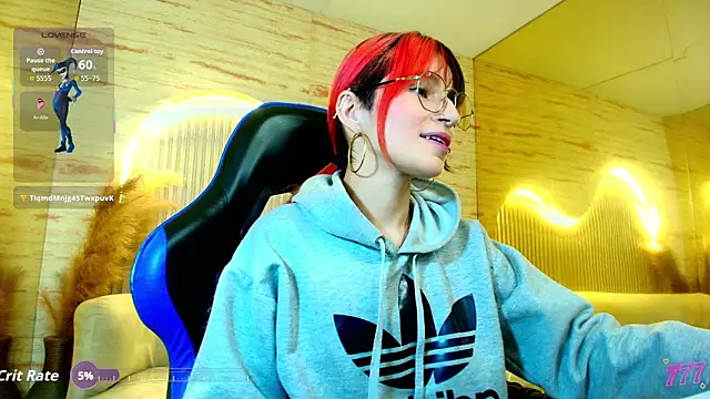 Moon Red r online show from May 9, 2026, 1:16 pm