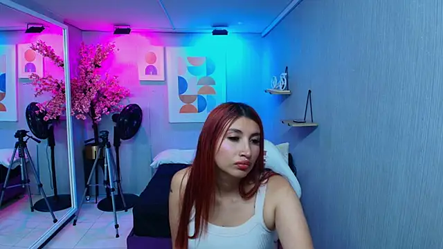 Sofi monroeee online show from July 13, 2026, 6:55 pm