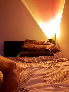 JohnVargX online show from April 21, 2026, 10:34 pm