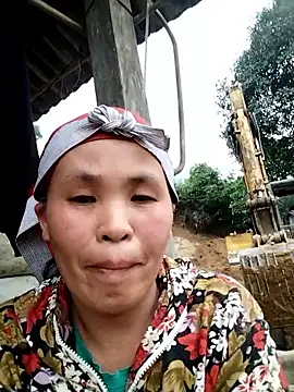 Jimi-zz online show from April 23, 2026, 5:52 am