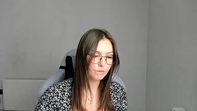Regina cute  online show from June 29, 2026, 6:41 am
