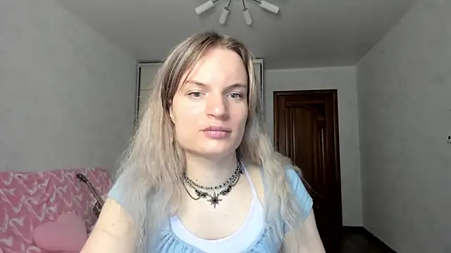 milliKira006 online show from May 12, 2026, 4:20 am