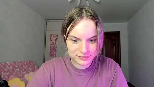 milliKira006 online show from May 23, 2026, 4:29 am