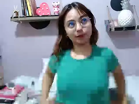 Kitana kitty online show from May 24, 2026, 8:19 am