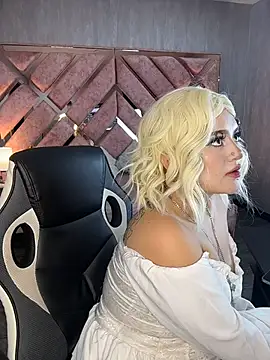 Snapshot of lya_nekko_ chatting on July 25, 2026, 3:26 am lya nekko online show from July 25, 2026, 3:26 am