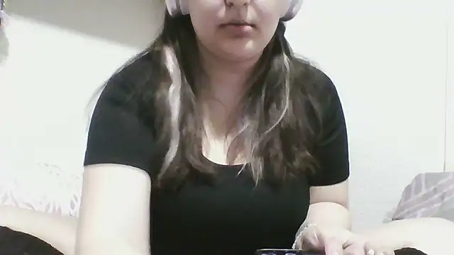 SmokeyAnne online show from April 19, 2026, 1:16 am