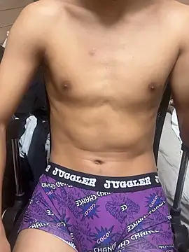 sooooi9654 online show from April 19, 2026, 10:14 am