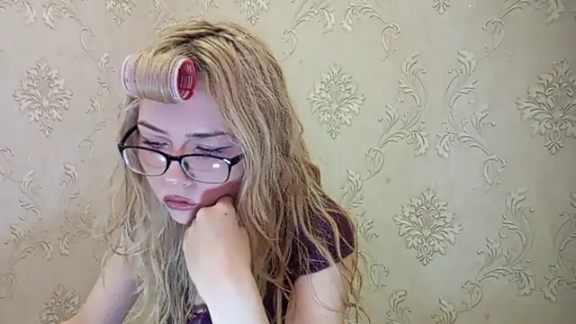 Snapshot of DelicaBrome chatting on July 10, 2026, 9:34 am DelicaBrome online show from July 10, 2026, 9:34 am