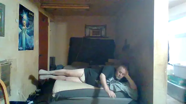 Nightshade1195 online show from June 15, 2026, 9:28 pm