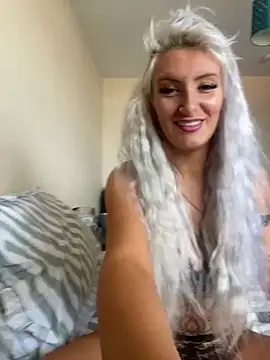 Snapshot of Livistreetxx chatting on May 10, 2026, 10:42 am Livistreetxx online show from May 10, 2026, 10:42 am