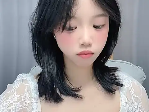 TwinXXyan online show from April 20, 2026, 1:36 pm