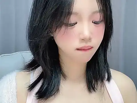 TwinXXyan online show from April 21, 2026, 2:51 am