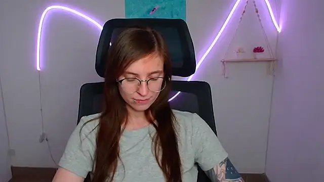 Snapshot of Luna_Tantra chatting on May 20, 2026, 12:33 pm Luna Tantra online show from May 20, 2026, 12:33 pm