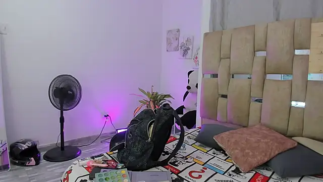 Natasha028  online show from April 28, 2026, 11:37 am