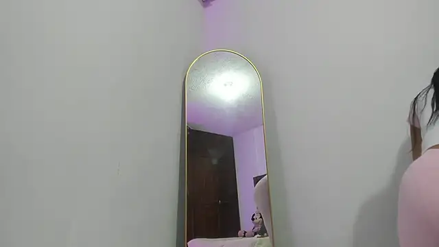 Natasha028  online show from May 23, 2026, 11:58 am