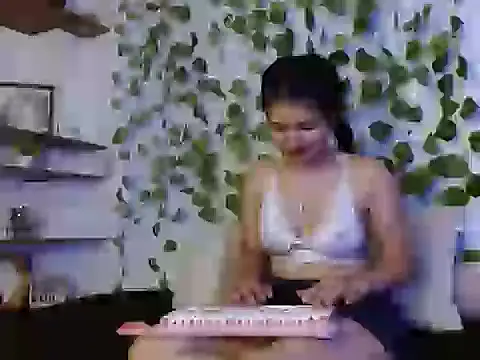 Snapshot of Jennal-Guerrero chatting on May 15, 2026, 10:50 pm Jennal-Guerrero online show from May 15, 2026, 10:50 pm