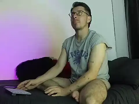 Letorres19 online show from April 21, 2026, 3:57 am