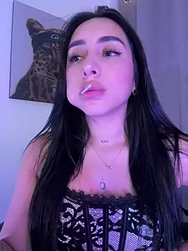 IsabellaNoir  online show from May 2, 2026, 9:31 pm
